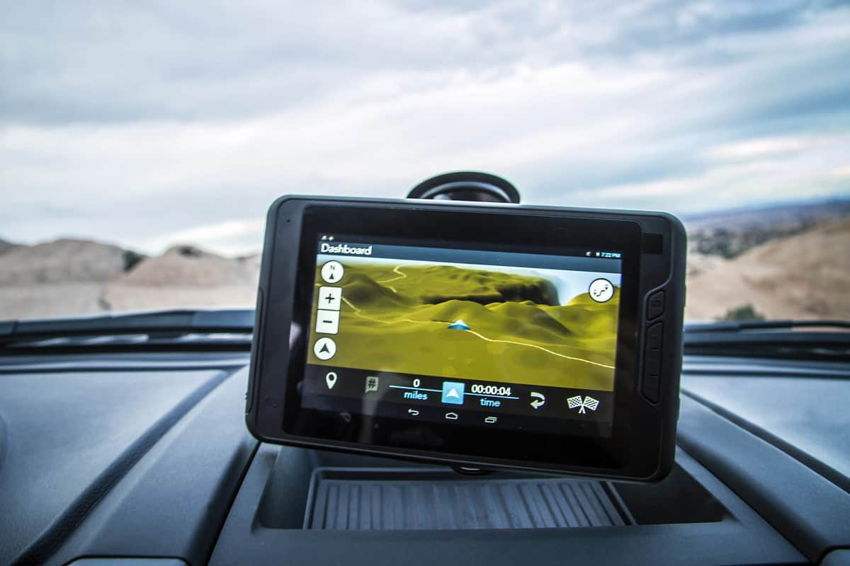 Professional GPS navigation system installation